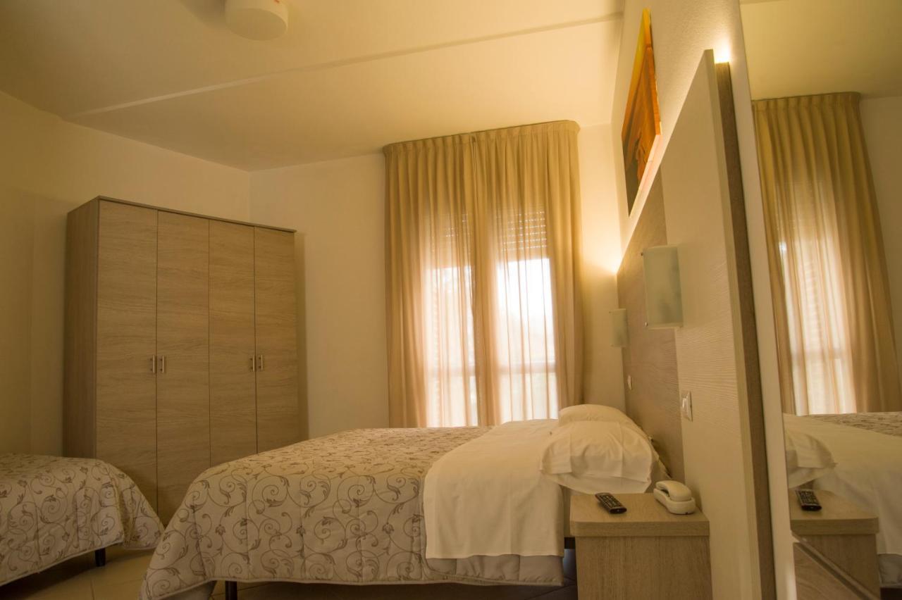 Hotel Villa Enea カットーリカ エクステリア 写真